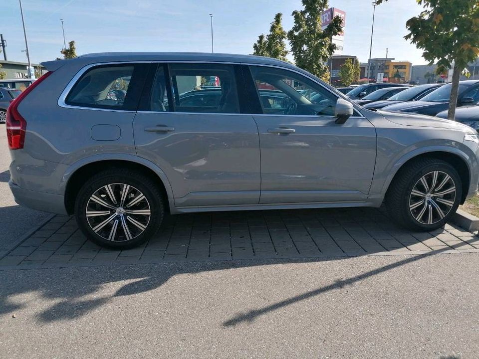 Volvo XC90 B5 AWD Core - NEU, HIGHLIGHTS, TOPZUSTAND, 20` in Vaterstetten