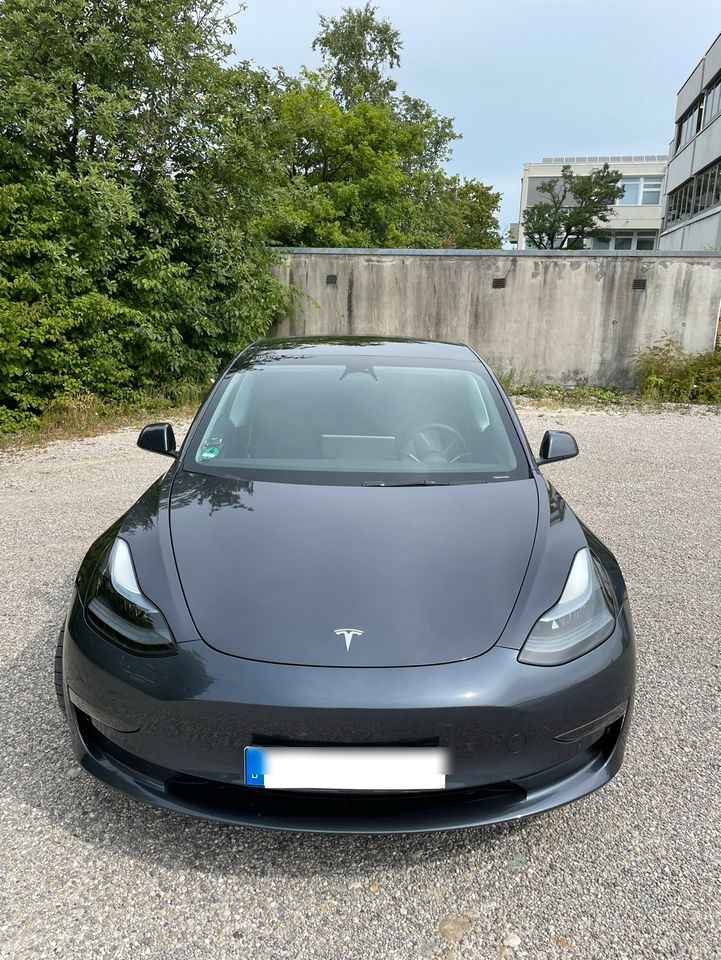 Tesla Model 3 Performance in München