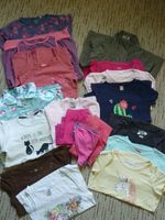 Mädchen Shirts Kleider Gr. 122,128 Bekleidungspaket Sachsen - Putzkau Vorschau