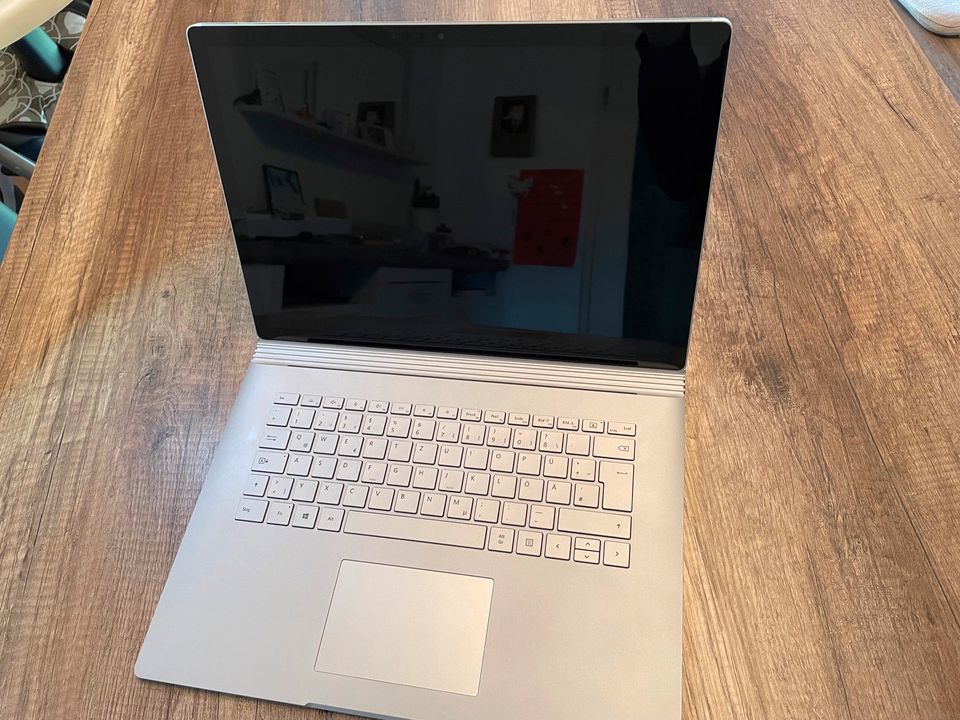 Microsoft Surface Book 3 / 15" / intel i7 / 16 GB RAM / 256GB SSD in Kalbach