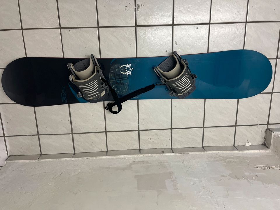 Snowboardset komplett mit Bindung,Stiefeln, Boardbag - gebraucht in Hamburg