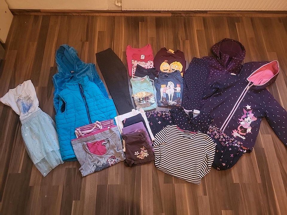 Kleiderpaket 122 Mädchen Minnie MouseDieses Kleiderpaket ist perf in Büttelborn