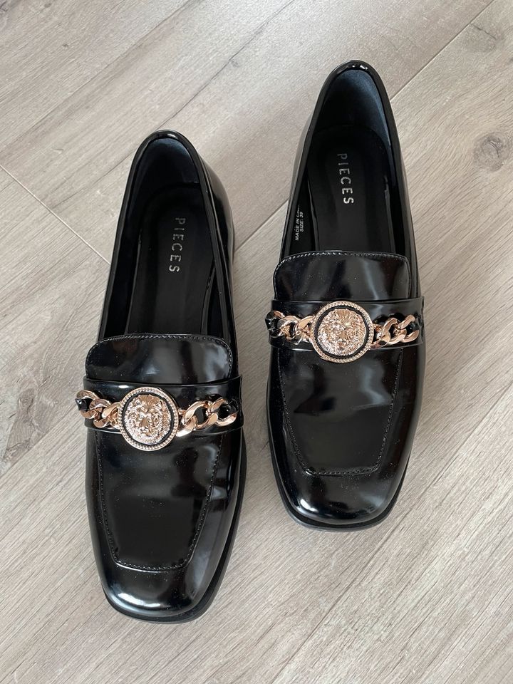 Lackschuhe Loafer Pumps von Pieces in 39 in Sinzheim