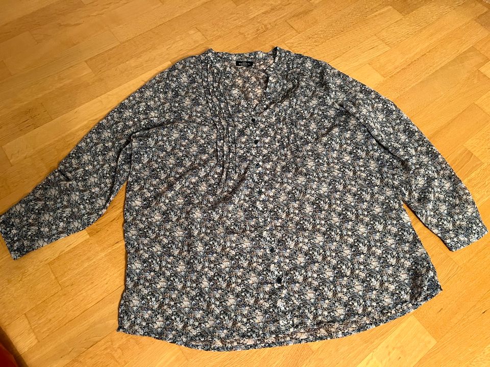 Bunte Damen-Blusen in der Größe 48/50 in Dresden