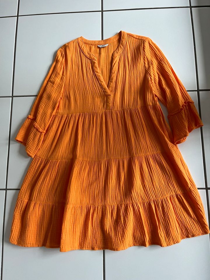 Wunderschönes Sommerkleid ONLY Größe S top modisch in Bad Oeynhausen