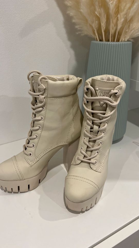 Guess Stiefel Stiefeletten Boots Plateau Creme 35 36 in Burbach