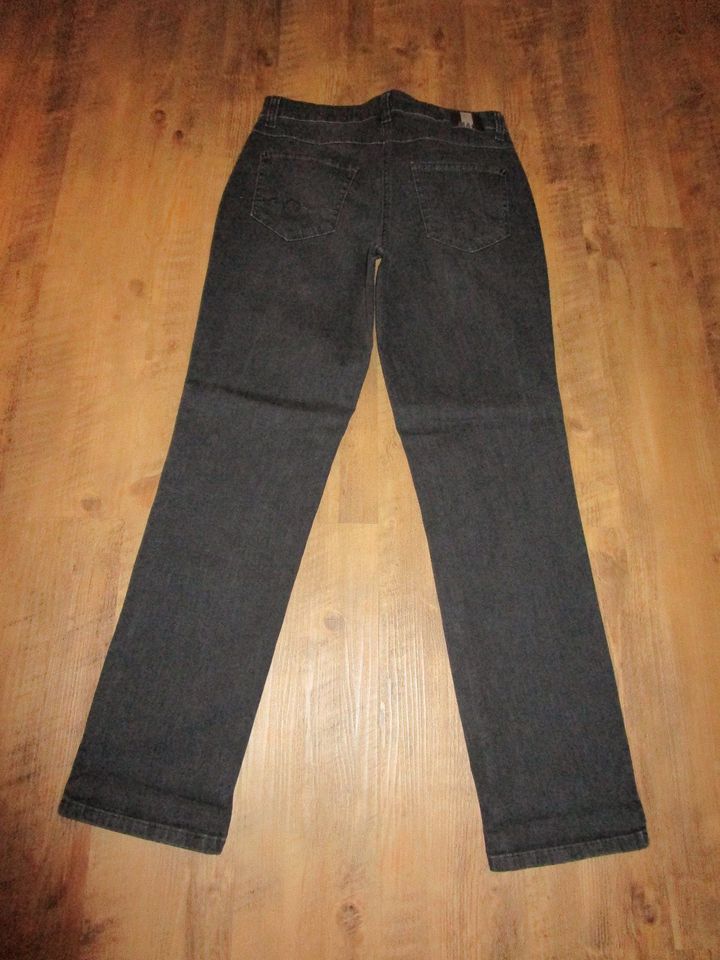 neue dunkelgraue Mac Jeans (Modell: Melanie) in Größe 38 in Gießen