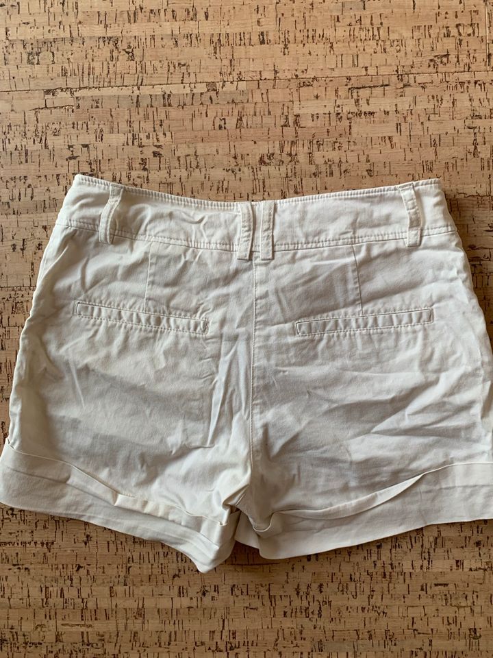 Shorts Hot Pants H&M Größe S Neuwertig Beige in Mannheim