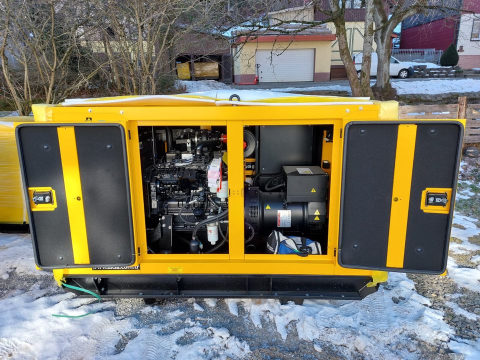 9x Aksa Cummins Diesel 66kVA Stamford Generator Notstromaggregat in Tanne