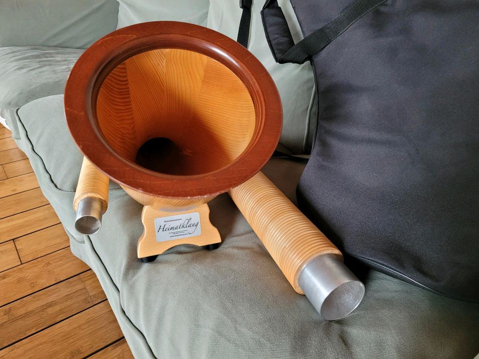 Alphorn Fichtenholz gewickelt lackiert in fis Mundstück Tasche in Bad Kreuznach