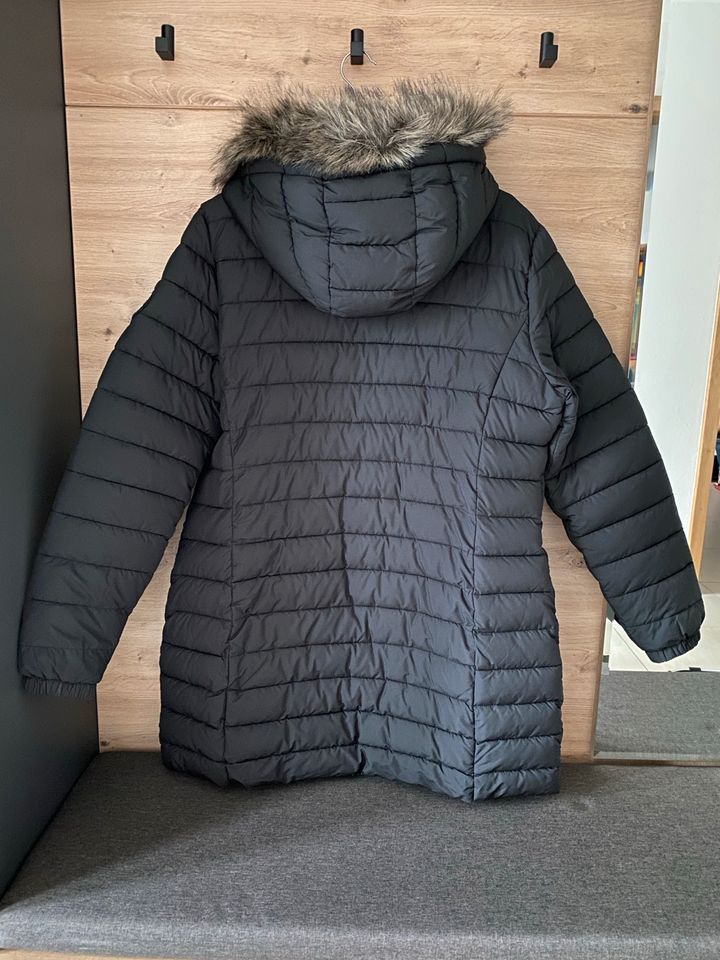 Winterjacke / Mantel / Damen / Superdry in Neufraunhofen