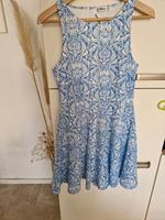 Kleid mit Cutout und dezenter Spitze Baden-Württemberg - Gerlingen Vorschau