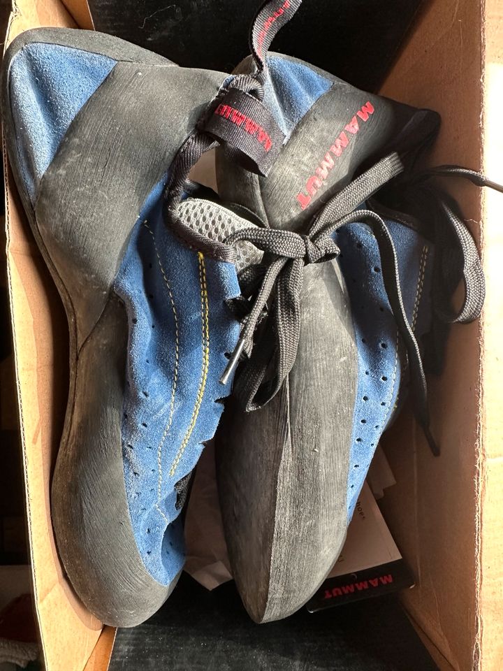 Kletterschuhe Mammut blau Größe 13 in Meckenbeuren