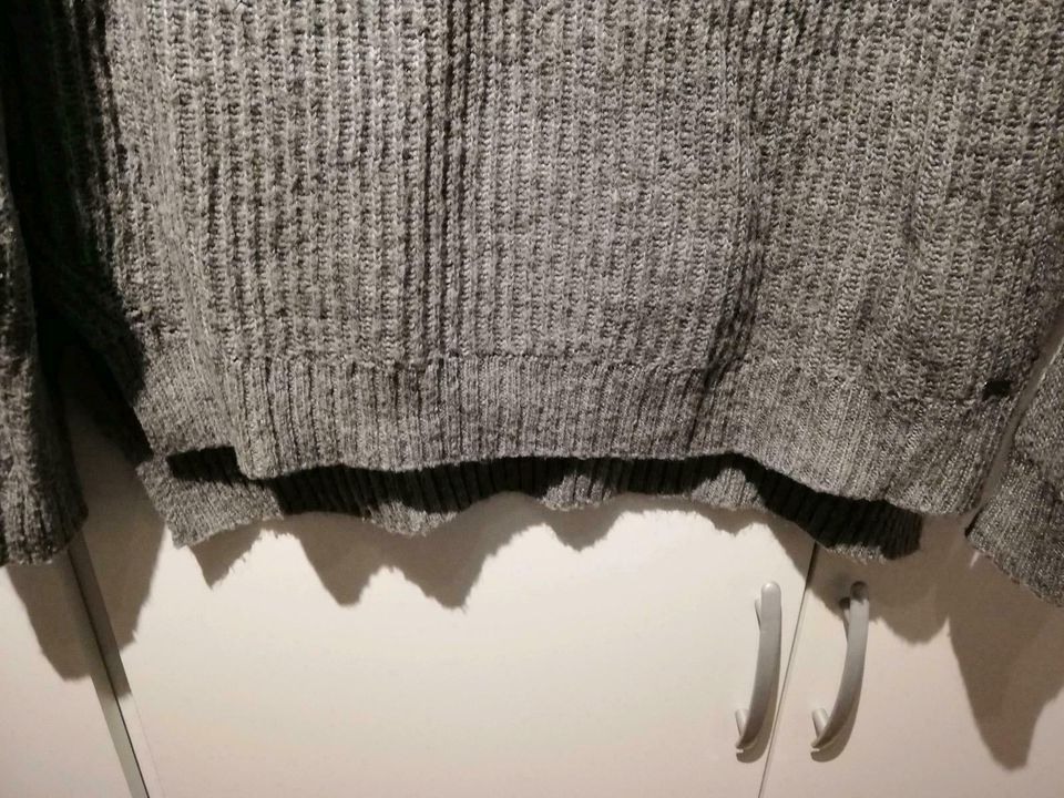 Grauer Pullover von Tom Tailor in Ensdorf