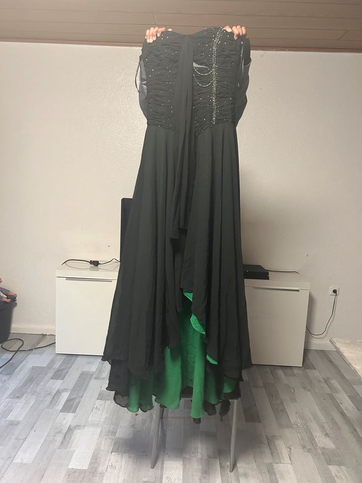Schwarz grünes Kleid in Duisburg