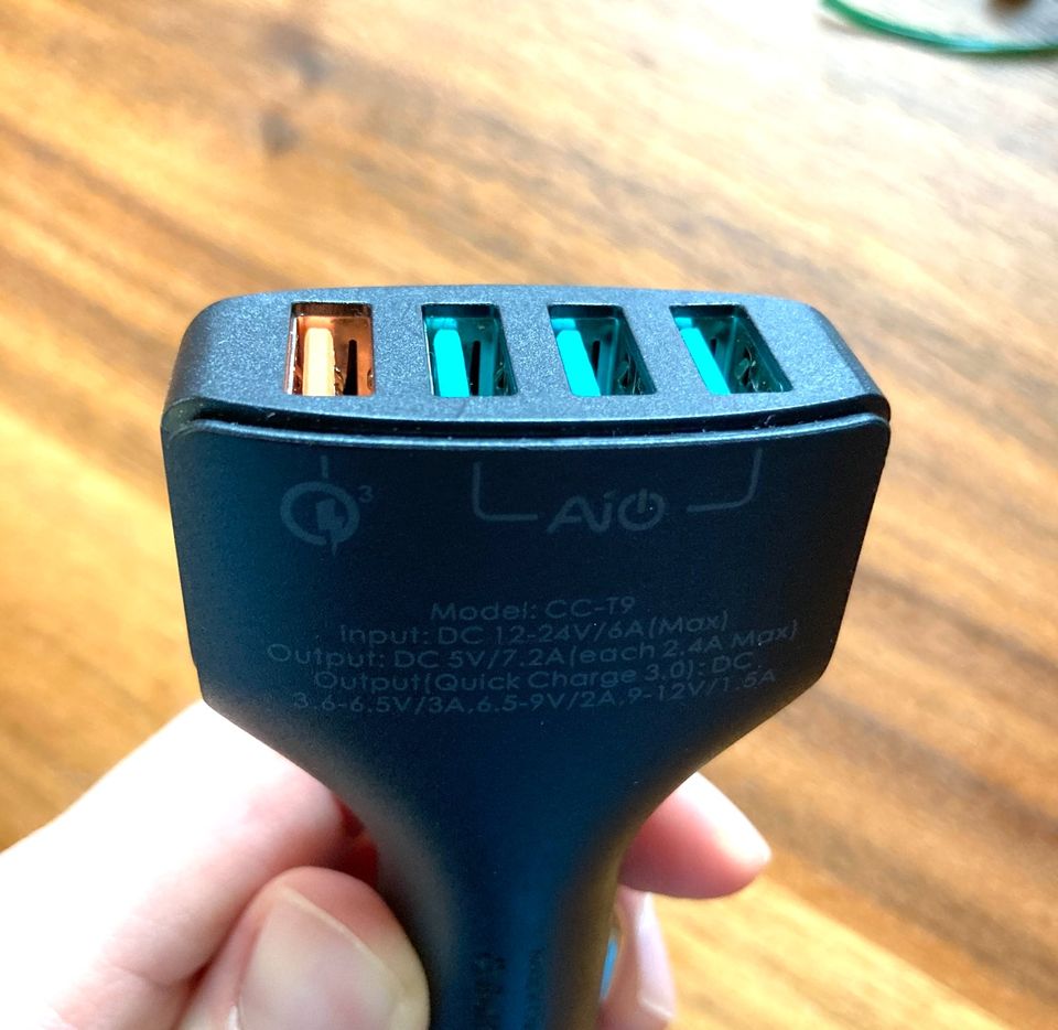 Diverse Aukey USB-Ladegeräte QuickCharge USB-A inkl. KFZ in München