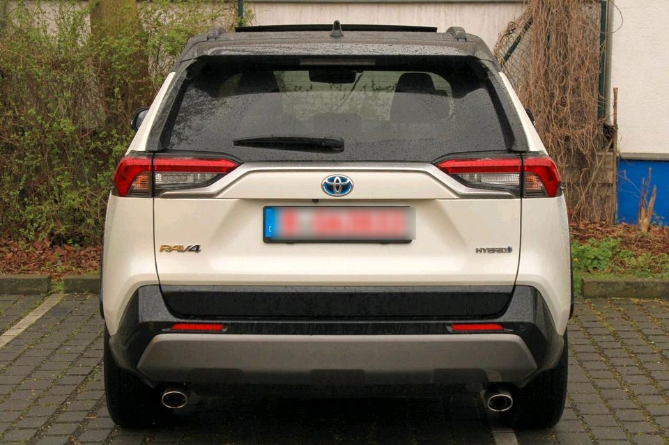 Toyota RAV 4 Hybrid in Berlin