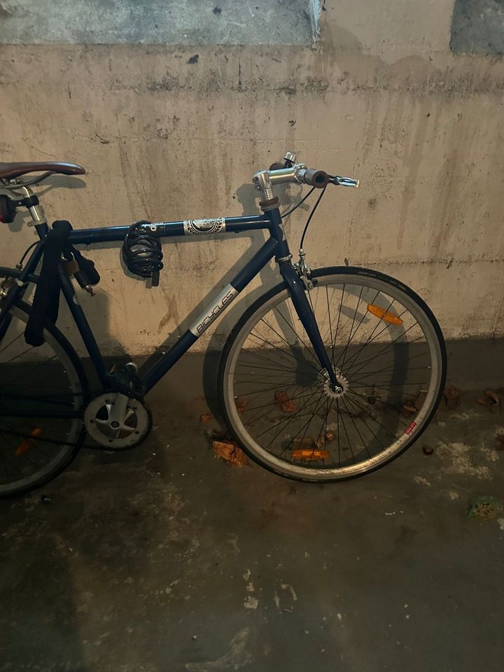 Fahrrad mit zubehör in Köln