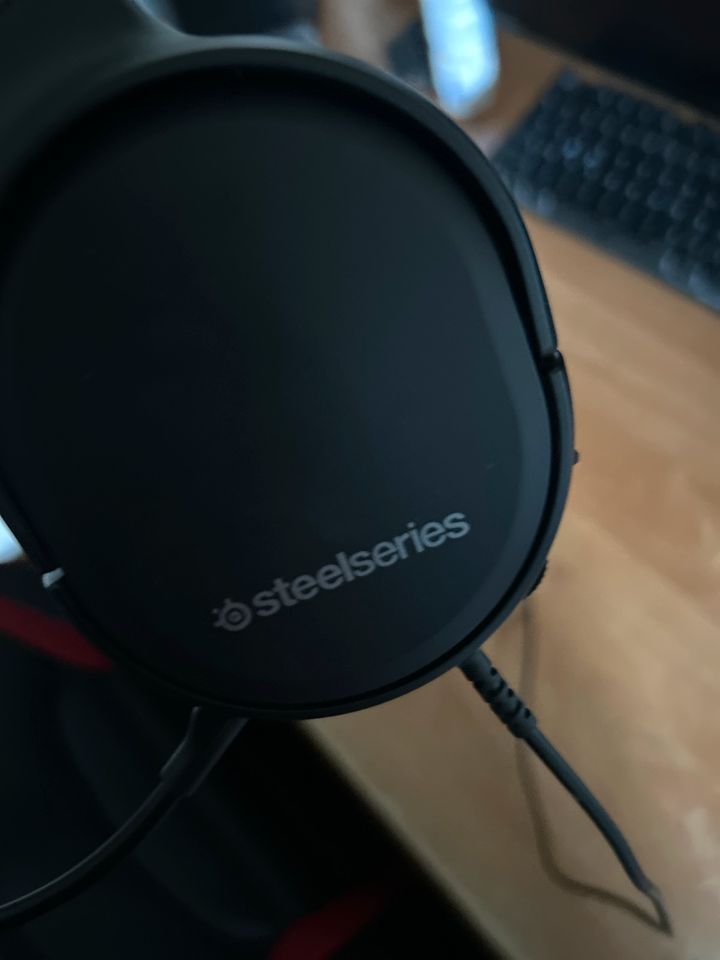 Steelseries Arctis 1 Headset in Oberhausen