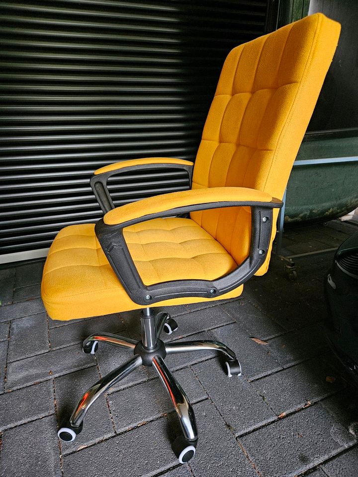 Stylischer Bürostuhl in gelb - so gut wie neu in Königswinter