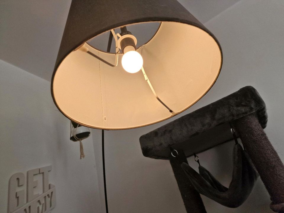 Metall Stehlampe in Berlin
