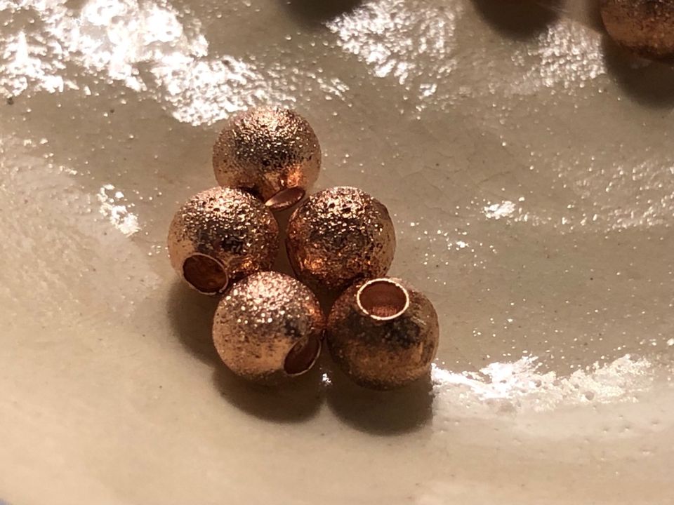 Metallperlen Sternenstaub in Rosé Gold Edel  4mm je 40Stk. (#201) in Lauenau