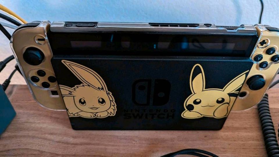 Nintendo Switch Pokemon Go Pikatchu Edition OVP in Kronau