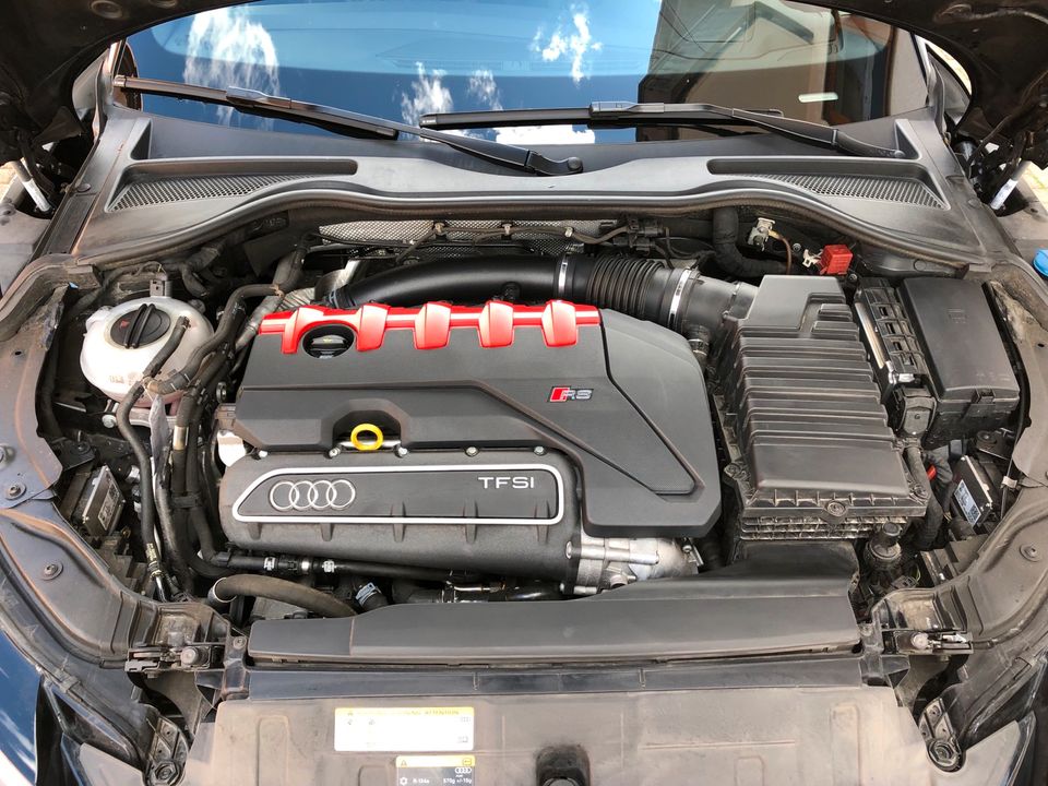 Audi TT RS 2.5 TFSI Quattro S tronic ohne OPF 2. Hand in Engstingen