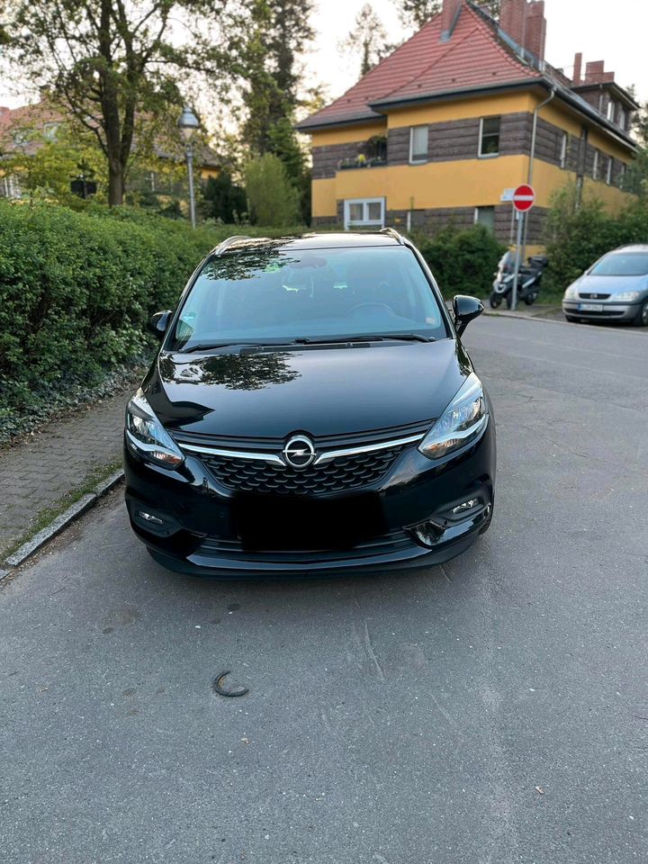 Opel Zafira c 2017. 7 sitzplätze in Berlin