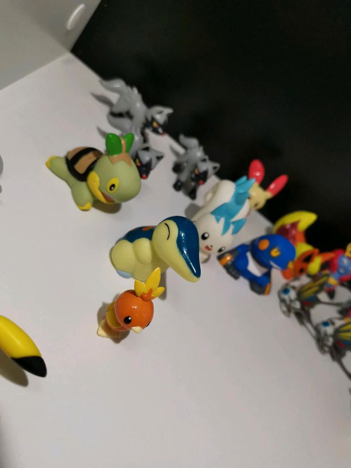 Pokemon Figuren Bandai Nintendo Sammlung 1 Generation 2000er 90er in Delmenhorst