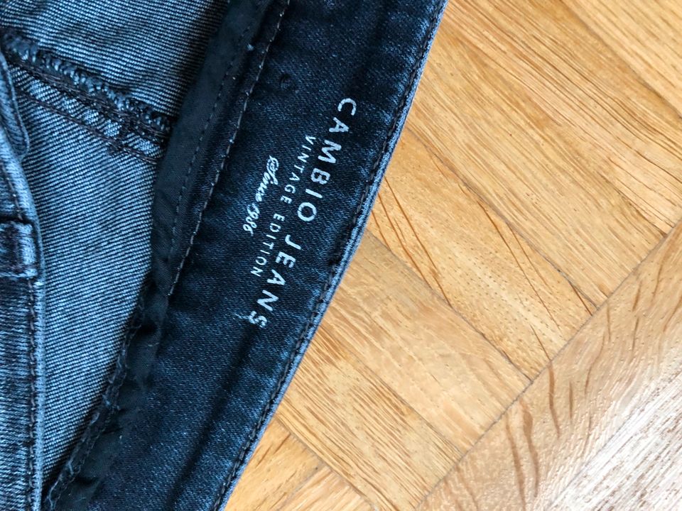 Cambio Jeans mit Glitter in Düsseldorf