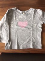 süßes Benetton shirt in grau Gr. 82  1-2 Jahre *wie NEU* Nordrhein-Westfalen - Kreuzau Vorschau