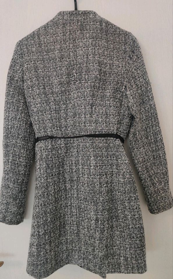 Coat - Jacke - Kurzmantel Gr. 36 in Linden