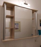 Großer Spiegelschrank fürs Badezimmer mit Beleuchtung Holz 1 Tür Berlin - Charlottenburg Vorschau
