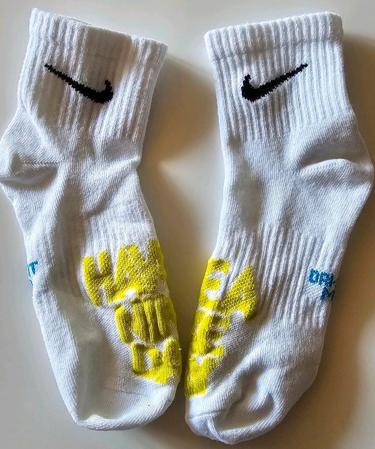 Nike Socken Gr. 32-35 in Baunatal