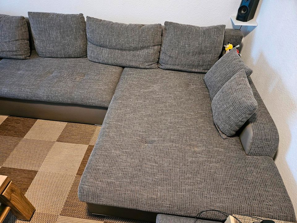 Große Couch / Wohnlandschaft mit Liegefunktion & Bettkasten in Ratingen