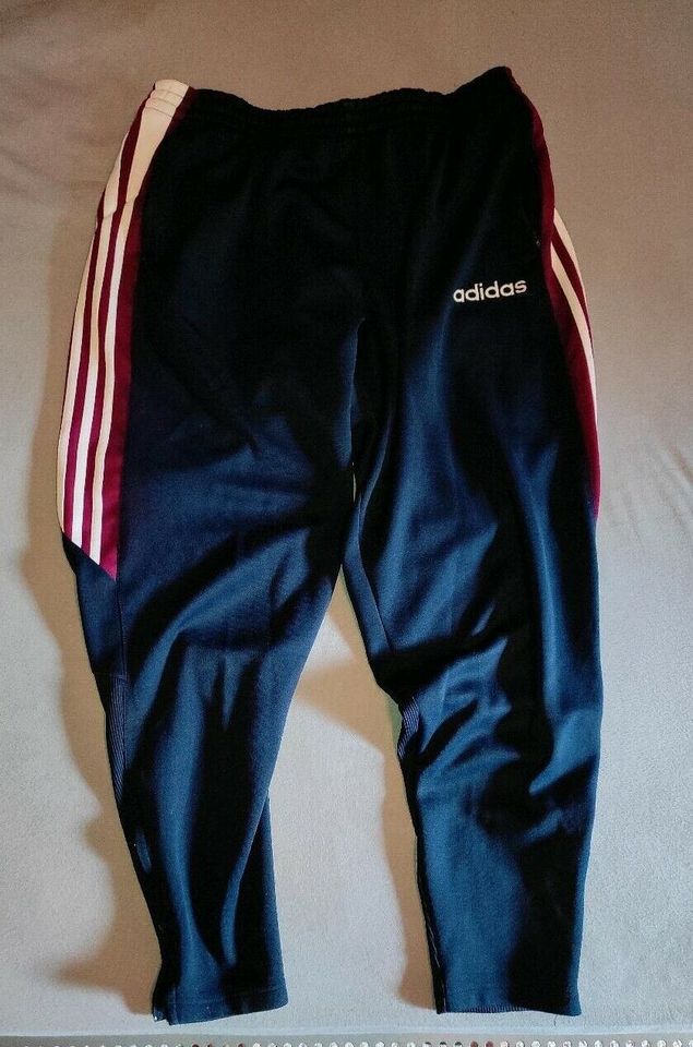 Adidas kult Trainingsanzug Trainingsjacke wie Hose 2mal in  Nordrhein-Westfalen - Extertal | eBay Kleinanzeigen ist jetzt Kleinanzeigen