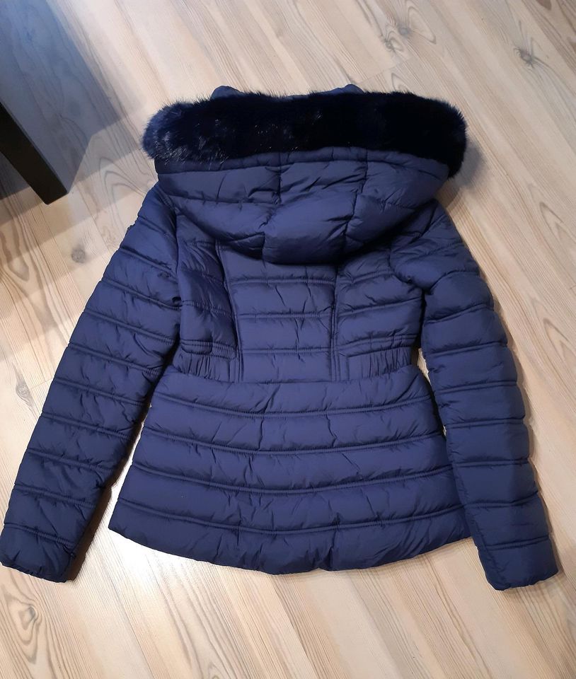 Guess Damen Winterjacke in Größe XS in Köln