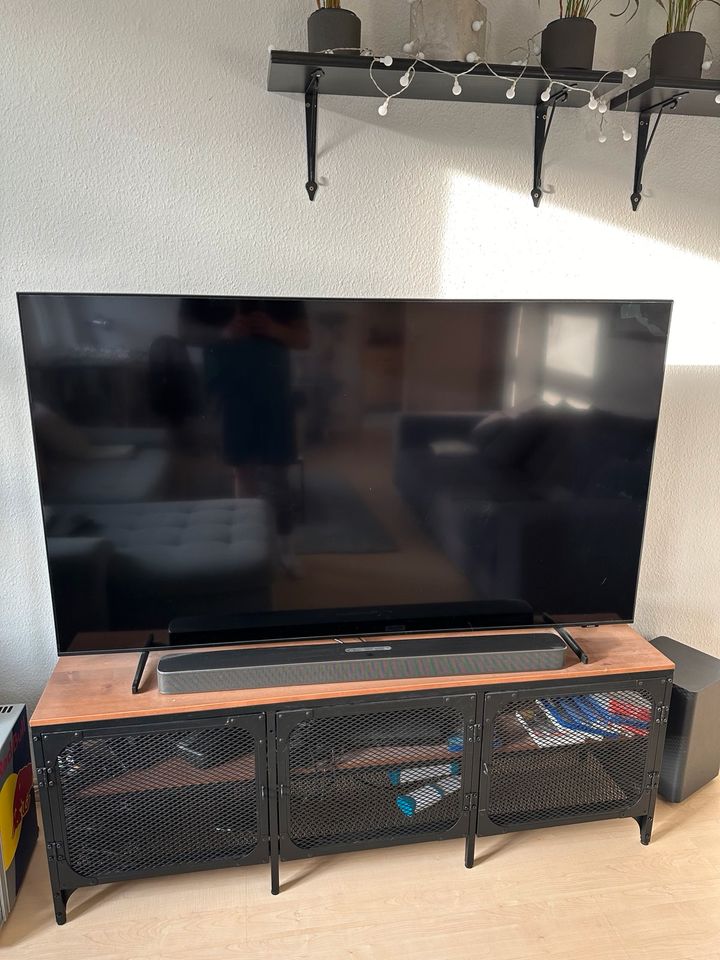 samsung GQ 65 60 AAUXZG 136 UHD-LCD TV - 65 ZOLL- mit Defekt in Leipzig