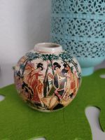 Kleine chinesische Blumenvase handbemalt Vase Niedersachsen - Wolfsburg Vorschau