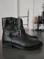 Mango Lederstiefeletten mit Schnallen Altona - Hamburg Sternschanze Vorschau