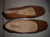 Damenschuhe Slipper braun Gr. 38 Schuhe Damen Wonderful bequem Brandenburg - Falkensee Vorschau