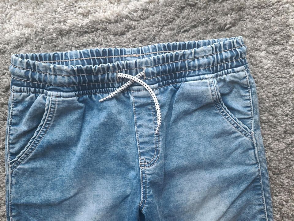 Jeans Joggpants 158 in Burscheid
