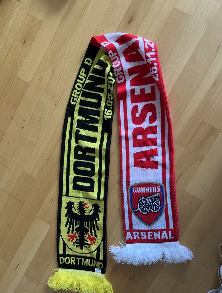 FANSCHAL BORUSSIA DORTMUND FC ARSENAL in Frankfurt am Main