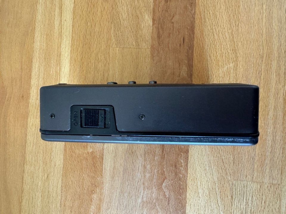 Sony Walkman WM-DD22 Cassette Player (defekt) in Schlitz
