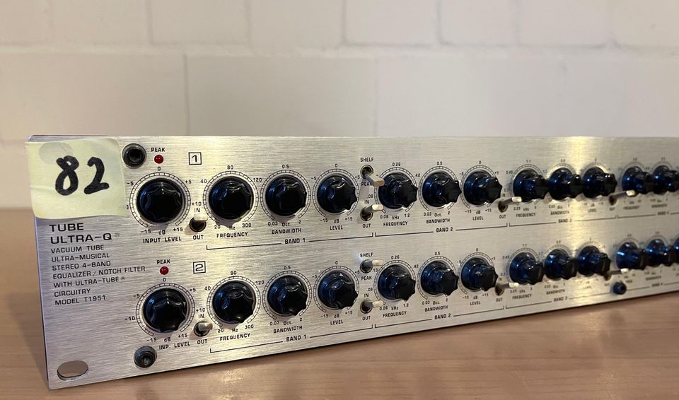 Behringer Tube Ultra Q T1951 Stereo Vierband EQ (82) in Berlin