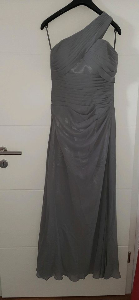 Versch. Abendkleid Ballkleid Abiball in Thiendorf