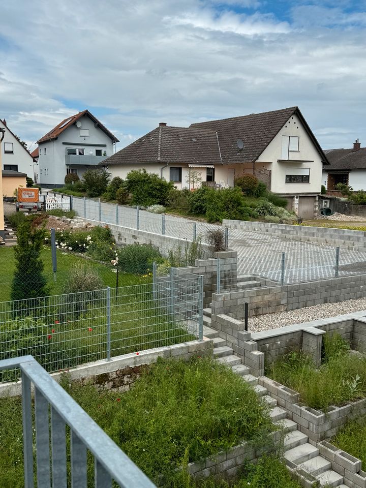 Stilvolle, neuwertige 3-Zimmer-Dachgeschosswohnung mit Balkon in Wörth am Rhein