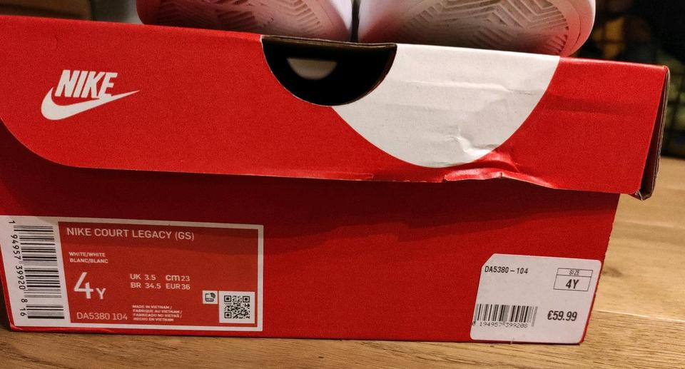 Nike Sneakers Court Legacy 4Y weiß gr.36 Neupreis 59,99 Euro in Burgberg