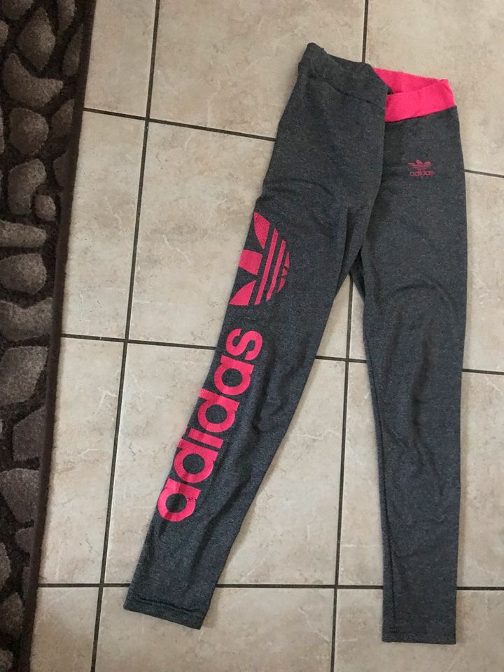 Adidas Sportleggins Sport Leggins Hose Gr.M in Bad Segeberg